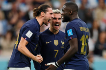 Đội tuyển Pháp bất ngờ nhận tin dữ trước đại chiến Morocco