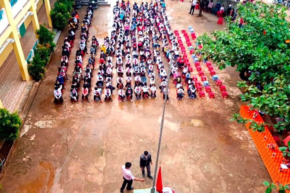 Học sinh Tắk Pổ, Trà Leng rộn ràng trong ngày khai giảng - 7 Học sinh Tắk Pổ, Trà Leng rộn ràng trong ngày khai giảng - 7