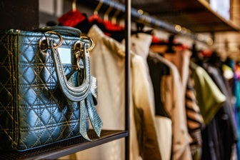 "Mỏ vàng" trăm tỷ USD, kẻ thù mới khiến giới kinh doanh hàng xa xỉ mất ngủ