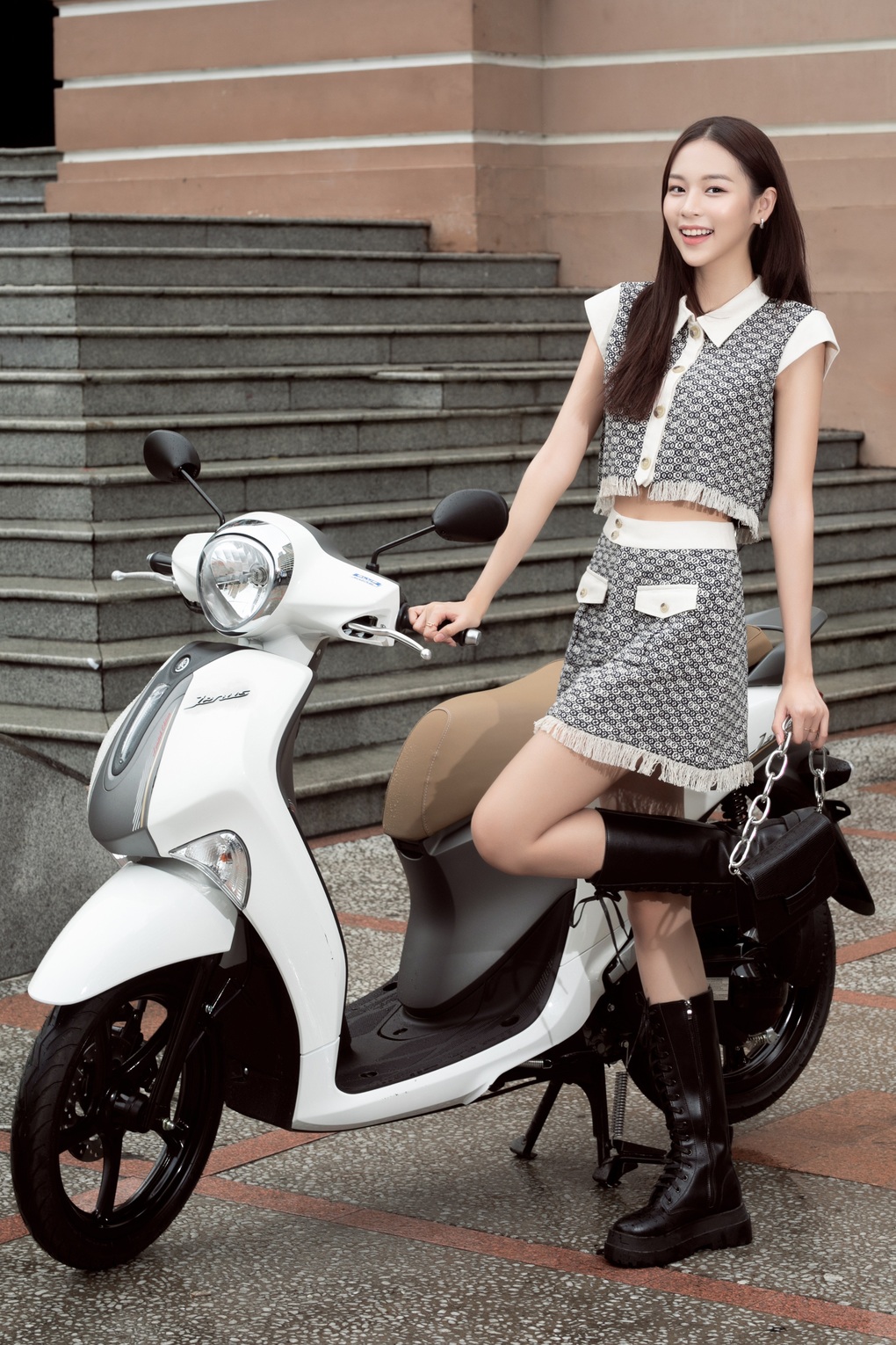 Phí Phương Anh nỗ lực tìm chỗ đứng trong lòng khán giả - 4 Phí Phương Anh nỗ lực tìm chỗ đứng trong lòng khán giả - 4