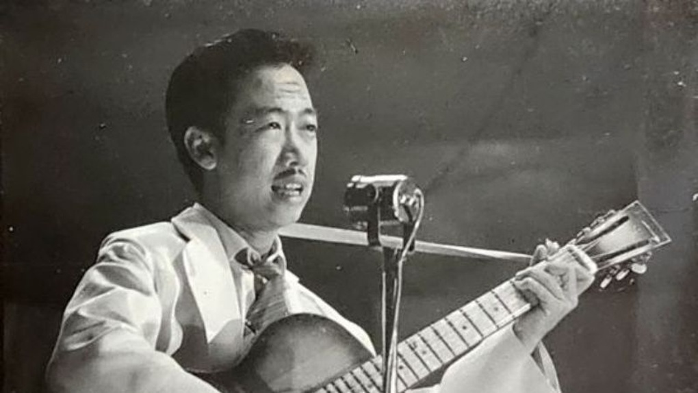 Quái kiệt làng hài Tùng Lâm: Đời thăng trầm, xế chiều nhờ vợ kém 20 tuổi - 1 Quái kiệt làng hài Tùng Lâm: Đời thăng trầm, xế chiều nhờ vợ kém 20 tuổi - 1