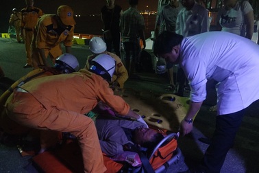 Cấp cứu thuyền viên bị bệnh nặng trên vùng biển Hoàng Sa