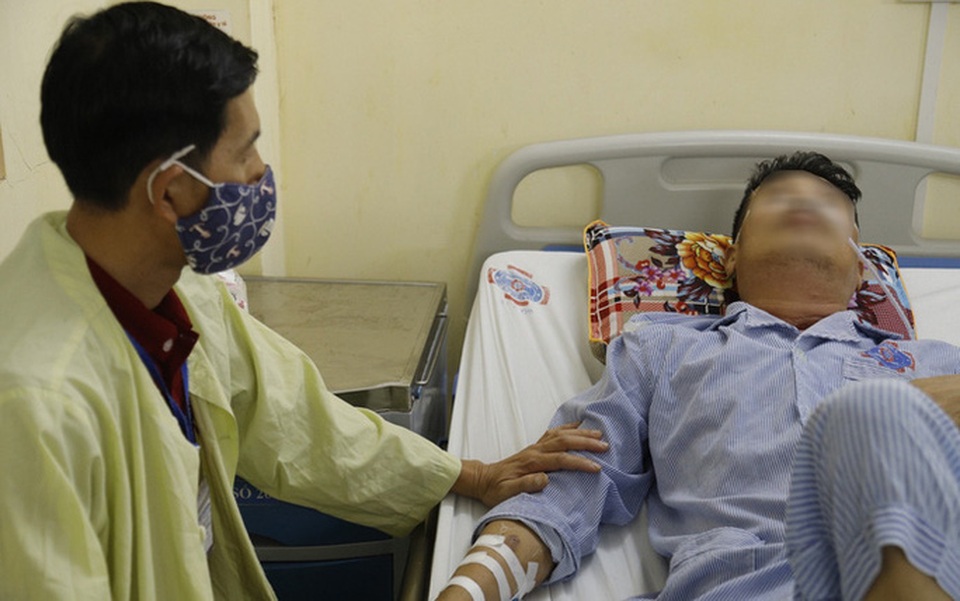 1 tháng nuốt vướng, ho đờm, người đàn ông phát hiện ung thư giai đoạn cuối - 2 1 tháng nuốt vướng, ho đờm, người đàn ông phát hiện ung thư giai đoạn cuối - 2
