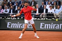 Djokovic tụt xuống vị trí thứ 6 thế giới, đối diện khó khăn ở Wimbledon