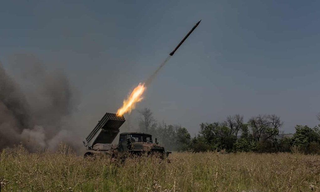 Ukraine tấn công chọc sườn quân Nga, giành cao điểm quanh Bakhmut - 1 Ukraine tấn công chọc sườn quân Nga, giành cao điểm quanh Bakhmut - 1