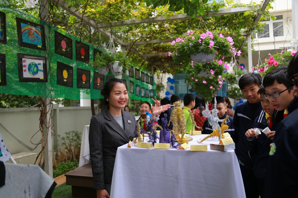 Trầm trồ, hứng thú với ngày hội STEAM ở một trường học Hà Nội - 7 Trầm trồ, hứng thú với ngày hội STEAM ở một trường học Hà Nội - 7