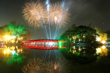 Hà Nội: 31 điểm bắn pháo hoa cùng nhiều chương trình mừng xuân Bính Thân