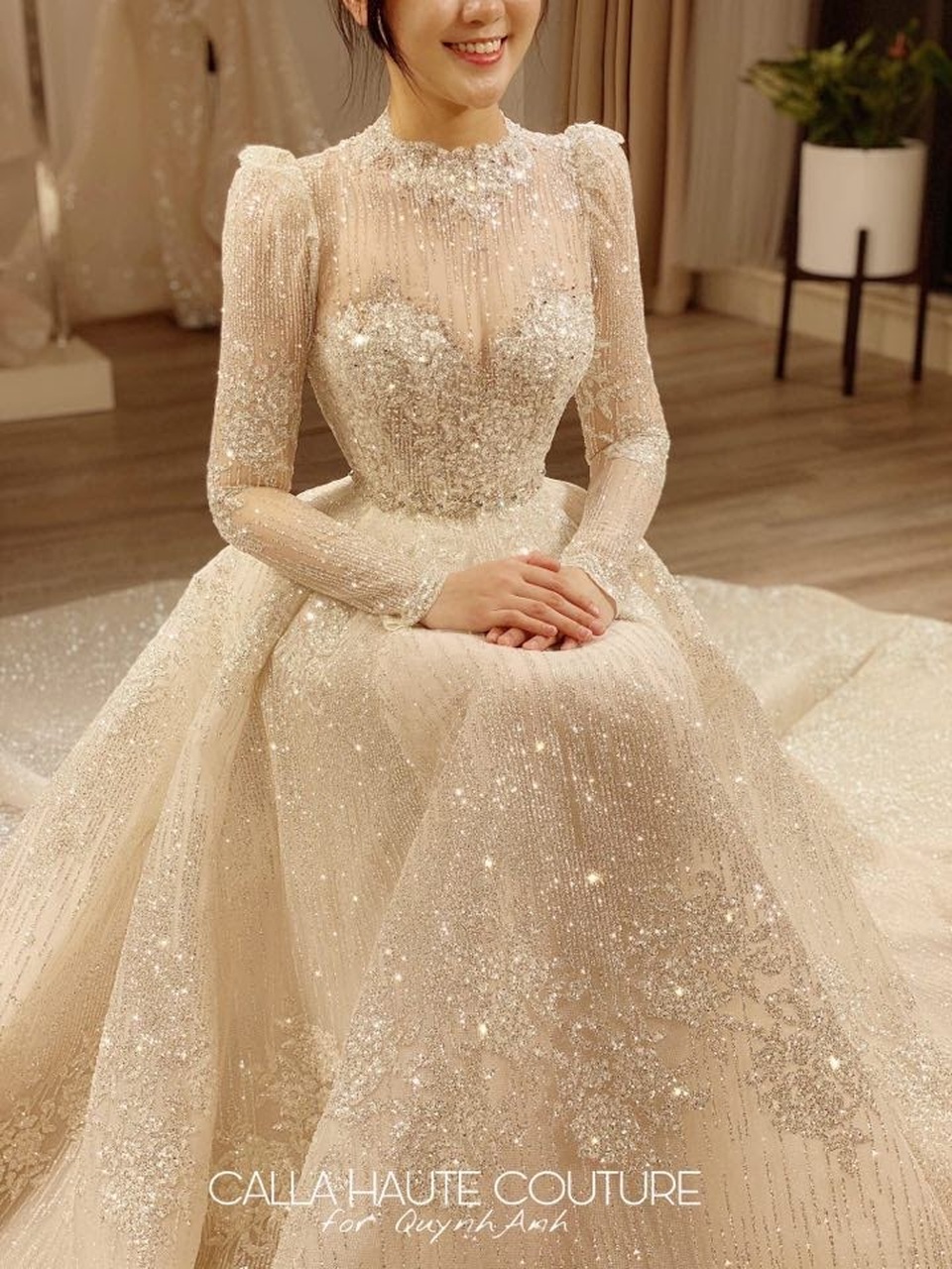 365 ngày cùng 10 tác phẩm áo cưới mang tên Calla Haute Couture - 8 365 ngày cùng 10 tác phẩm áo cưới mang tên Calla Haute Couture - 8