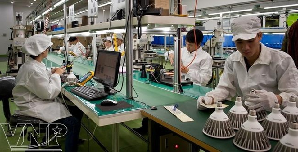 Cuộc đua giành thị phần đèn chiếu sáng thông minh tại Việt Nam - 2 Cuộc đua giành thị phần đèn chiếu sáng thông minh tại Việt Nam - 2