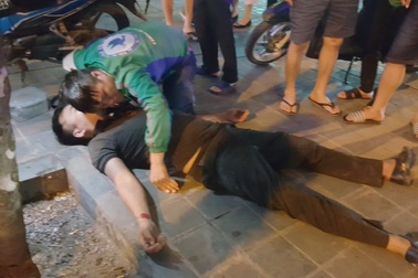 Câu chuyện "lời xin lỗi không muộn màng" của người làm sơ cứu tình nguyện