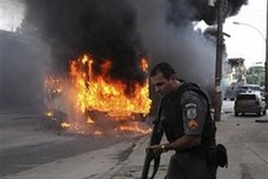 Brazil: Tội phạm ma tuý bắn rơi trực thăng cảnh sát