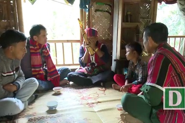 Người "truyền lửa" văn hóa giữa rừng Trường Sơn