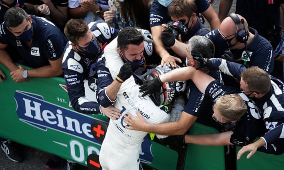 Biến căng ở Monza, F1 đã có một chặng đua đi vào lịch sử - 18 Biến căng ở Monza, F1 đã có một chặng đua đi vào lịch sử - 18