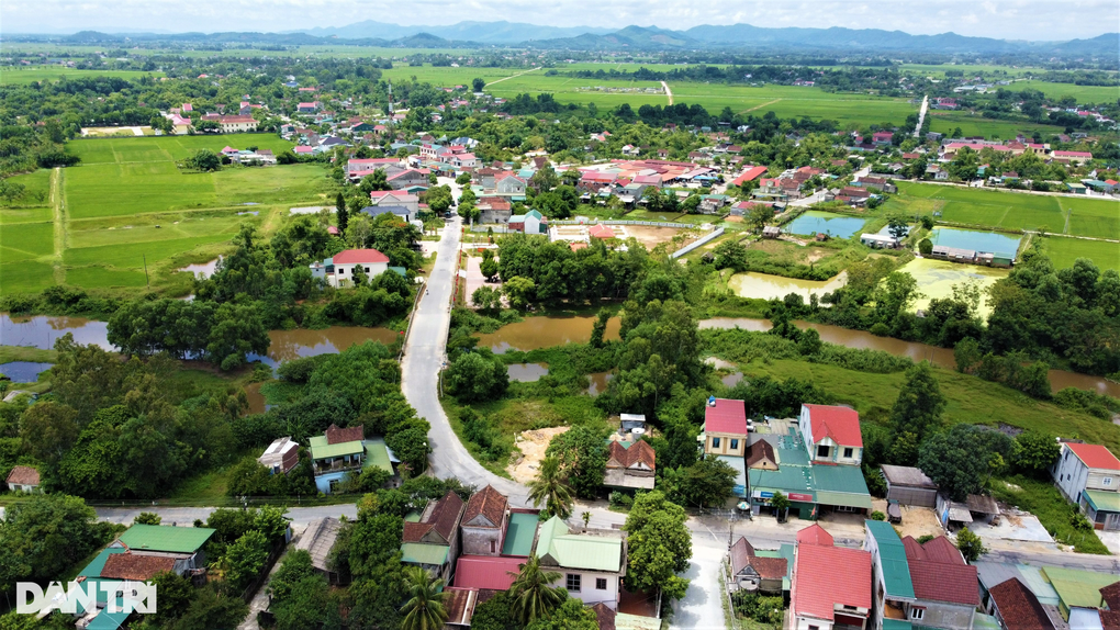 Ngôi mộ chung nơi máu xương của 53 liệt sĩ hòa quyện vào đất - 10 Ngôi mộ chung nơi máu xương của 53 liệt sĩ hòa quyện vào đất - 10