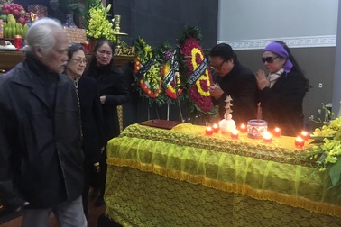 Nghệ sĩ ngậm ngùi tiễn biệt NSND Tuệ Minh, vợ cố nhà văn Nguyễn Đình Thi