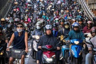 Khi "cấm xe điện dưới hầm gửi xe" đánh vỡ lộ trình đô thị xanh