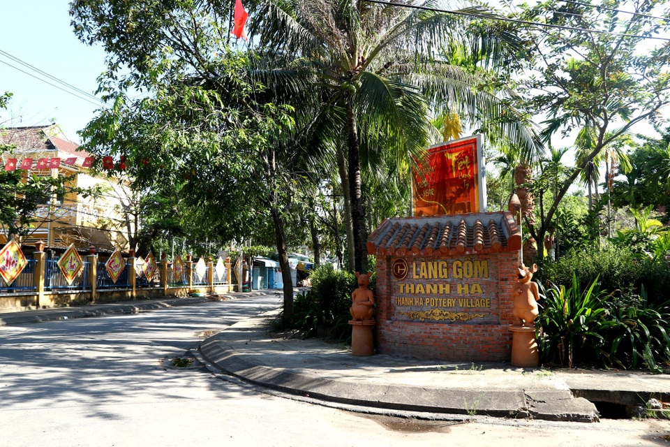 Tấp nập khách tham quan Hội An dịp nghỉ lễ - 10