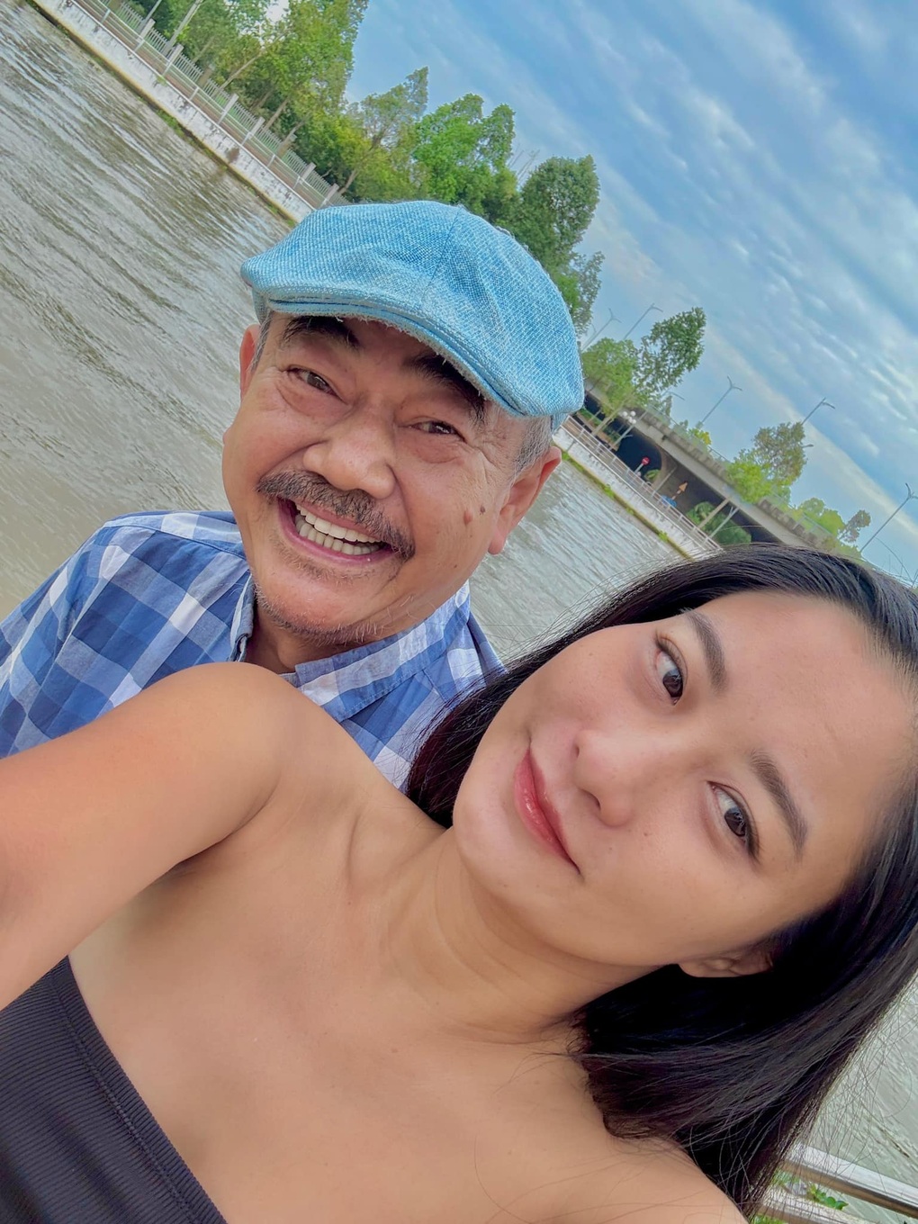 NSND Việt Anh đăng ký kết hôn với bạn gái kém 36 tuổi - 2 NSND Việt Anh đăng ký kết hôn với bạn gái kém 36 tuổi - 2