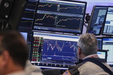 Phố Wall rớt thảm sau chuỗi tăng dài nhất 20 năm, giá dầu lao dốc