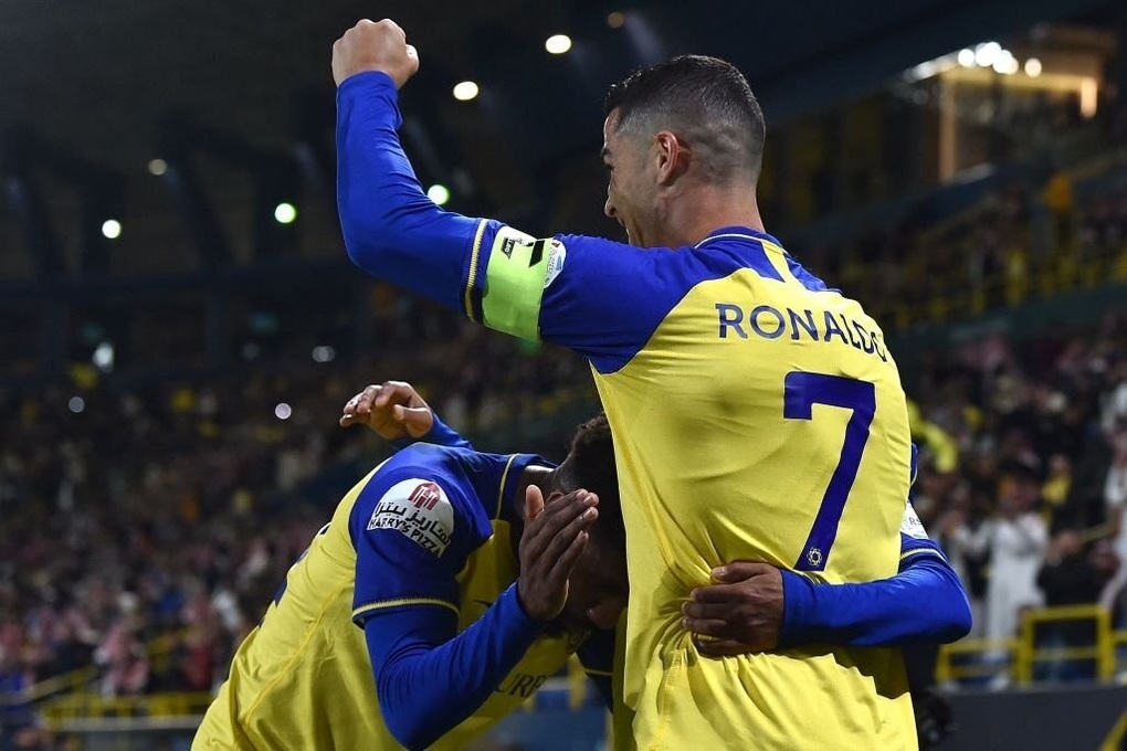C.Ronaldo tỏa sáng rực rỡ, lập cú đúp kiến tạo giúp đội nhà chiến thắng - 2 C.Ronaldo tỏa sáng rực rỡ, lập cú đúp kiến tạo giúp đội nhà chiến thắng - 2