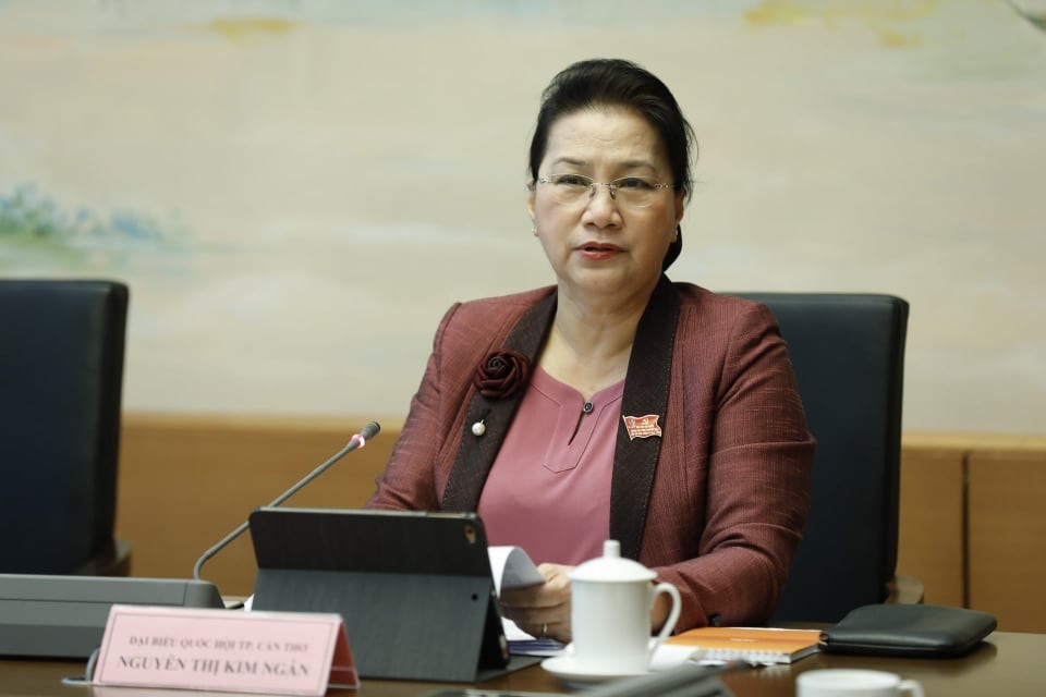 Chủ tịch Quốc hội: “Bà con miền Trung đang khổ lắm!” - 1 Chủ tịch Quốc hội: “Bà con miền Trung đang khổ lắm!” - 1