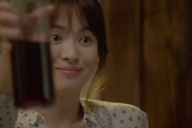 Nữ sinh Nghệ An "gây sốt" khi cover nhạc phim "Hậu duệ mặt trời"