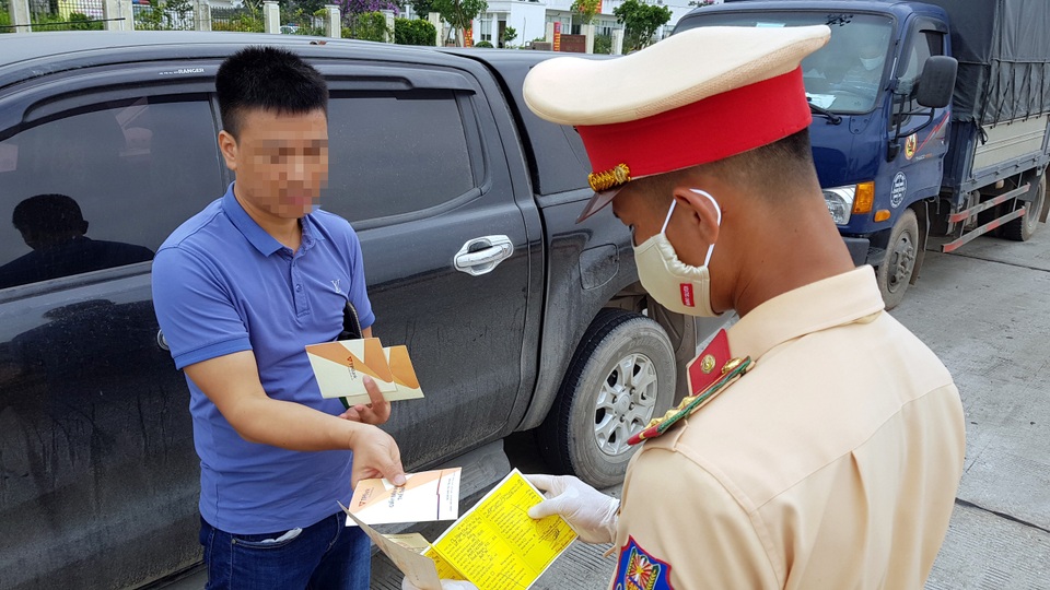 CSGT toàn quốc truy tài xế dùng ma túy, uống rượu bia, thích tốc độ - 8 CSGT toàn quốc truy tài xế dùng ma túy, uống rượu bia, thích tốc độ - 8