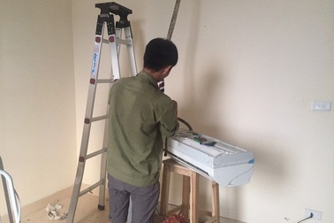 Lắp, bảo dưỡng điều hòa trở thành nghề 'hot" kiếm bộn tiền ngày nắng nóng