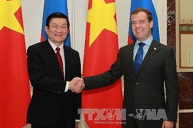 Chủ tịch nước hội kiến Thủ tướng Nga Medvedev