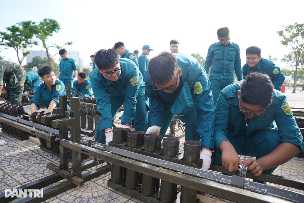 TPHCM bắn 2.500 quả pháo hoa tầm cao tối 2/9 - 2 TPHCM bắn 2.500 quả pháo hoa tầm cao tối 2/9 - 2