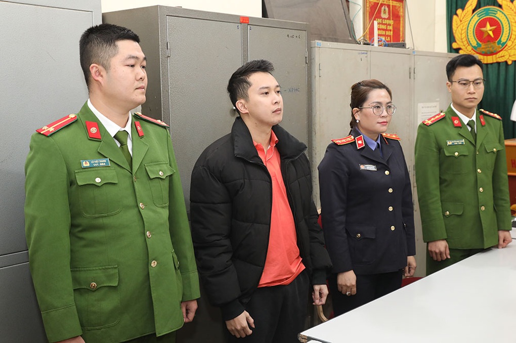 Nhân viên ngân hàng ở Sơn La lừa đảo chiếm đoạt 950 triệu đồng - 1 Nhân viên ngân hàng ở Sơn La lừa đảo chiếm đoạt 950 triệu đồng - 1