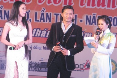 Hoa hậu Kim Hồng giao lưu với khán giả Cần Thơ 