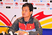 HLV Nguyễn Văn Sỹ không trách thủ môn Tấn Trường