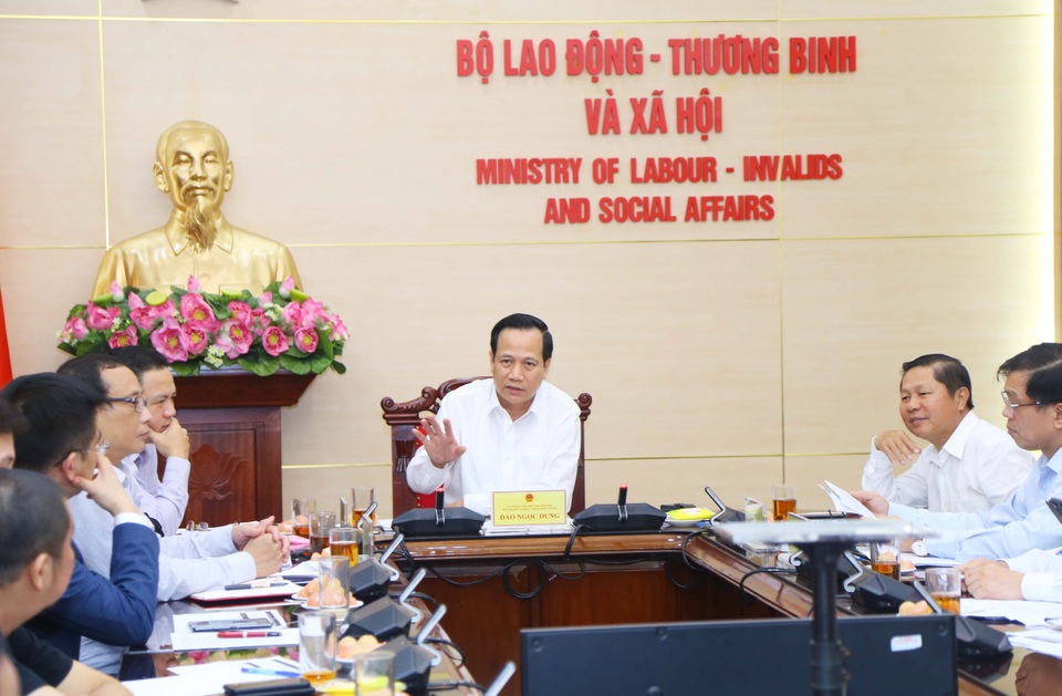 Tuyên dương 400 tấm gương sáng thầm lặng vì cộng đồng - 2 Tuyên dương 400 tấm gương sáng thầm lặng vì cộng đồng - 2