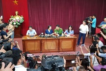 Vụ học sinh lớp 1 tử vong trên xe: Khởi tố vụ án “Vô ý làm chết người”