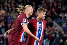 Haaland lập hat-trick giúp Na Uy thắng đậm Israel, tiến gần vé dự World Cup