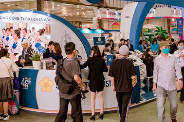 Người Hà Nội "săn" tour giá rẻ tại Hội chợ du lịch lớn nhất năm