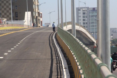 Cận cảnh cầu vượt nút giao thông hơn 700 tỷ đồng sắp thông xe ở Đà Nẵng