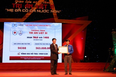 Mạng Việt Nam go.vn trao tặng cổng thông tin dự án “Nghĩa trang Liệt sỹ trực tuyến”