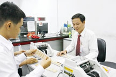 Ngân hàng bán vàng bình ổn: Lợi ích nhiều hơn trách nhiệm!? 