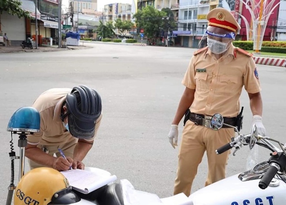 12 tỉnh, thành nào đang yêu cầu dân không ra đường sau 18h? - 4 12 tỉnh, thành nào đang yêu cầu dân không ra đường sau 18h? - 4