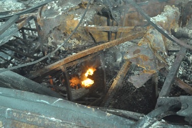 Buốt lòng tiếp cận hiện trường đổ nát sau cháy