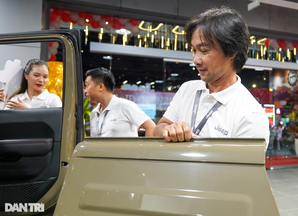 Bên trong Jeep Gladiator -  xe bán tải đầu tiên có mui trần - 4 Bên trong Jeep Gladiator -  xe bán tải đầu tiên có mui trần - 4