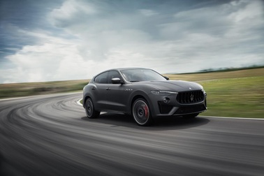 Maserati Levante Trofeo - Đẳng cấp SUV hạng sang đến từ nước Ý