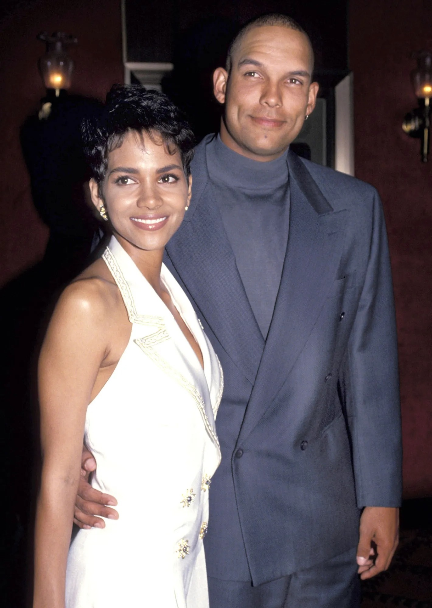 Chồng cũ của miêu nữ Halle Berry ly dị vì cô không muốn nấu ăn - 1