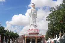 Hàng ngàn người đi vía Bà ngày rằm tháng Giêng ở xứ "Công tử Bạc Liêu"