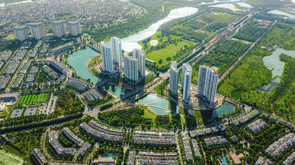 Vì sao nhà đầu tư vẫn ùn ùn rót tiền vào bất động sản? - 1 Vì sao nhà đầu tư vẫn ùn ùn rót tiền vào bất động sản? - 1