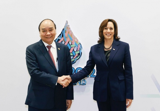 Chủ tịch nước Nguyễn Xuân Phúc gặp Phó Tổng thống Hoa Kỳ Kamala Harris. 