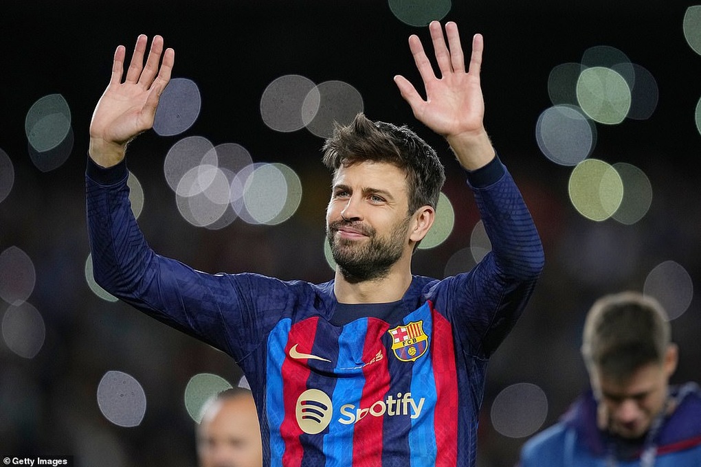 Barcelona lên ngôi đầu bảng La Liga trong ngày chia tay Pique đầy cảm xúc - 8 Barcelona lên ngôi đầu bảng La Liga trong ngày chia tay Pique đầy cảm xúc - 8