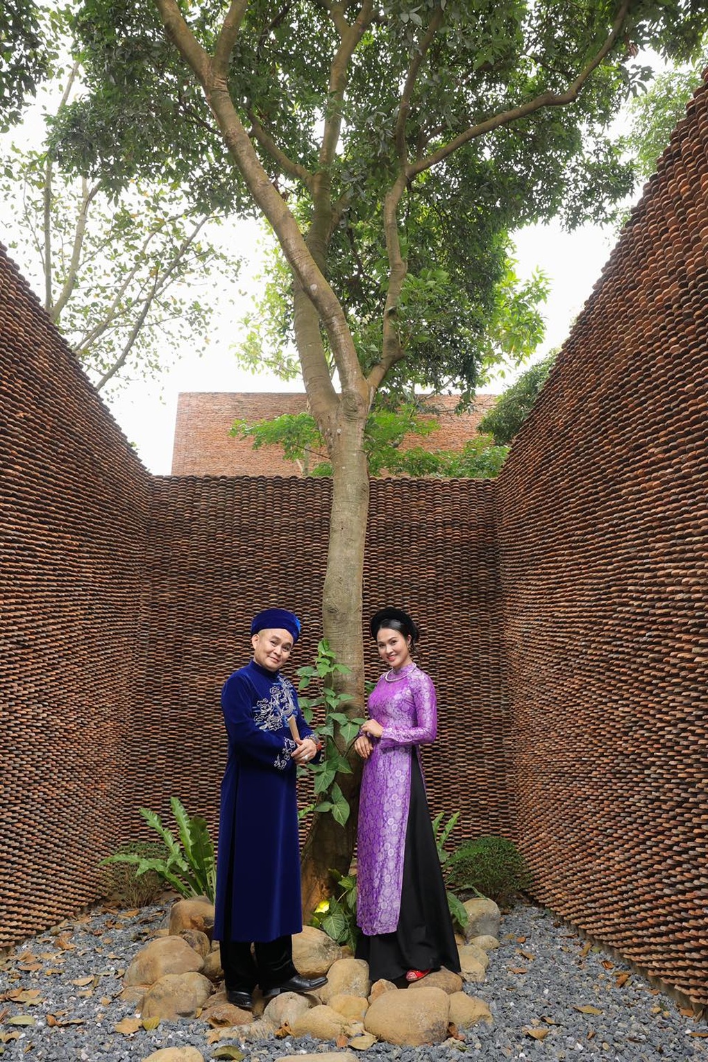 Vua hài đất Bắc Xuân Hinh hé lộ biệt phủ, bên vợ và các con - 18 Vua hài đất Bắc Xuân Hinh hé lộ biệt phủ, bên vợ và các con - 18